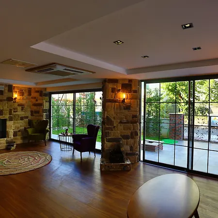 Azuu Boutique Hotell 4*