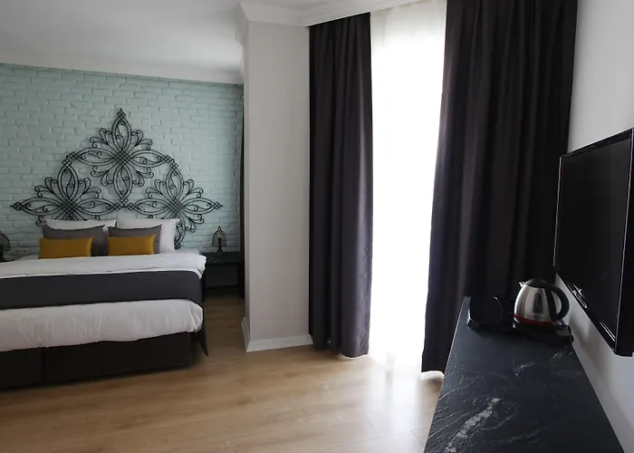 Azuu Boutique Hotel 3*