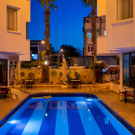 Hotel Azuu Boutique 4*