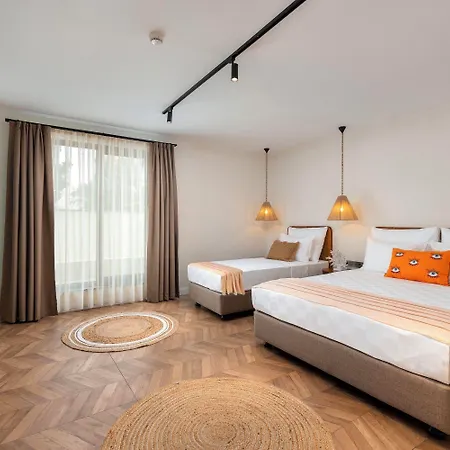 Azuu Boutique Hotel 3*