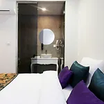 Отель Azuu Boutique