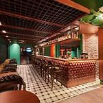Отель Azuu Boutique