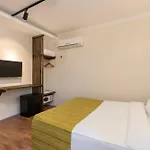 Отель Azuu Boutique 3*