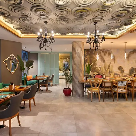 Azuu Boutique Hotel 4*