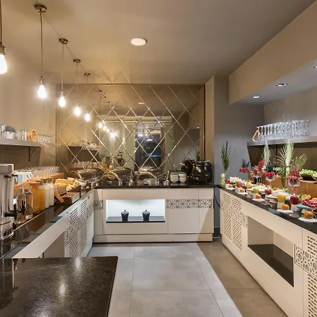 Azuu Boutique Hotel 3*